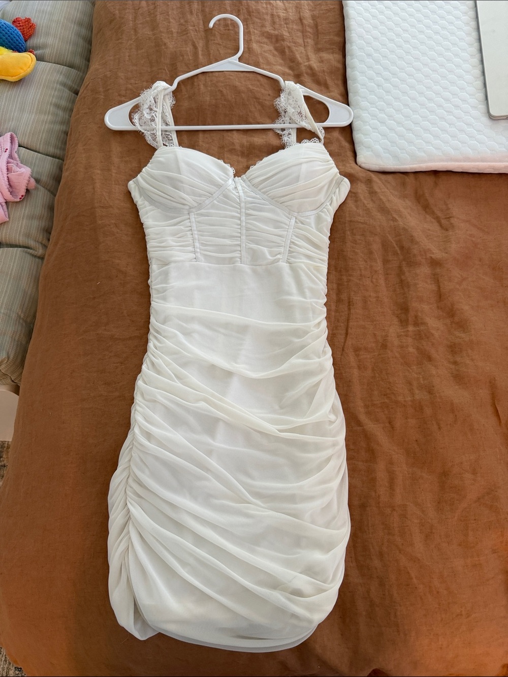 Windsor Ivory Strapless Ruched Lace-Shoulder Bodycon Dress